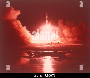 Rakete abheben, Kennedy Space Center, Merritt Island, Florida, USA. Schöpfer: NASA. Stockfoto