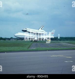 Space Shuttle 'Unternehmen' Landung am Flughafen Stansted, Essex, Vereinigtes Königreich, 5. Juni 1983. Schöpfer: NASA. Stockfoto