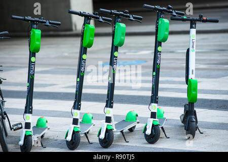 Kalk - S elektrische Verleih Motorroller, Wien, Österreich Stockfoto