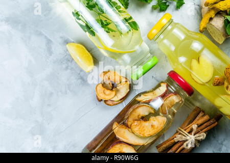 Winter detox Drinks - Trinken Essig Stockfoto