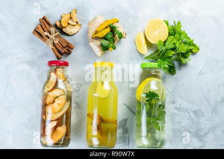 Winter detox Drinks - Trinken Essig Stockfoto
