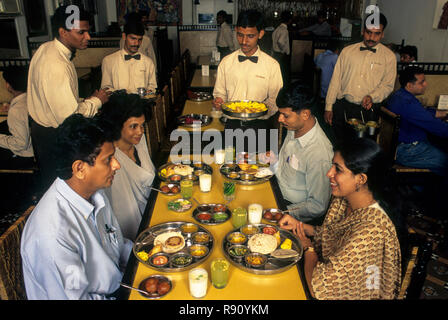 Mahlzeit, Gujarati Thali, Bombay, Mumbai, Maharashtra, Indien Stockfoto