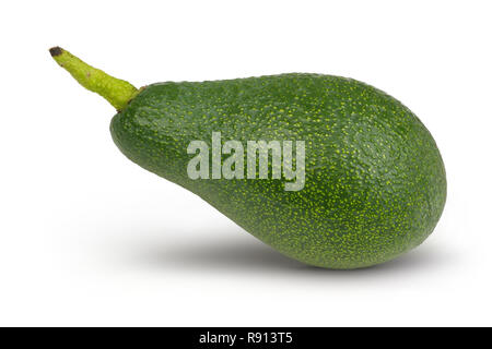 Frisches Grün avocado auf weißem Hintergrund. Studio shot Stockfoto