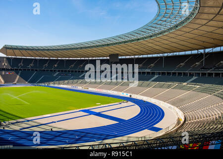 Berlin, Berlin/Deutschland - 2018/07/31: inneren Raum der historischen Olympiastadion Stadion ursprünglich gebaut für die Olympischen ich Stockfoto