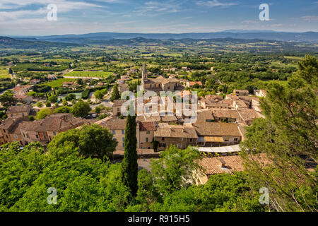 Bonnieux ist eines der schönsten Dörfer auf der Nordseite des Luberon, Provence, Luberon, Vaucluse, Frankreich Stockfoto