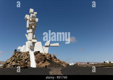 Lanzarote, Spanien. Das Monumento a la Fecundidad von César Manrique am Eingang des Museo del Campesino. Stockfoto