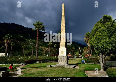 Denkmal in Erinnerung an die Gefallenen - Alte Yungay, wo ein Erdbeben und Erdrutsche im Jahre 1970 begraben YUNGAY. Ancash. PERU Stockfoto