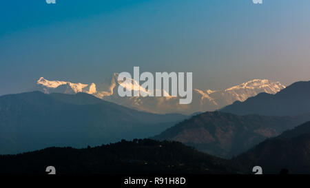 Schöne Annapurna Bergkette Blick von Pokhara Stockfoto
