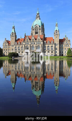 Hannover, DEUTSCHLAND - Mai 05: Neues Rathaus Hannover am 05.Mai 2011. Neues Rathaus Rathaus am See in Hannover, Deutschland. Stockfoto