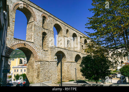 Griechenland, Ostmakedonien und Thrakien, Kavala, Kamares Aquädukt, gebaut 1530 von Suleiman dem Prächtigen. Stockfoto