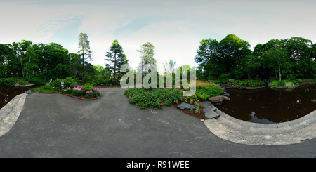 360 Grad Panorama Ansicht von Universität von Minnesota Landscape Arboretum Wasser Teich