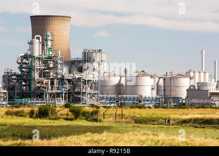 Eine Chemiefabrik in Salz am Humberside, mit Essigsäure. Es ist anfällig für Überschwemmungen in den Küstengebieten, und obwohl Meer Verteidigung vor einigen Jahren gebaut wurden, Klimawandel angetriebenen Meeresspiegelanstieg und verstärkte stürmisches Wetter, Blätter es anfällig für Überschwemmungen. Stockfoto