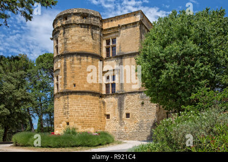 In Lourmarin, Provence, Luberon, Vaucluse, Frankreich - Mai 30, 2017: Das Schloss Lourmarin, der ersten Renaissance Schloss in der Provence Stockfoto