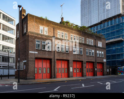 Commercial Road London Feuerwehr Station in 1929-32 gebaut und es ist noch heute im Einsatz und weitgehend original, ausser für die Türen seltene Stockfoto