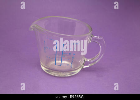 0,33 Pyrex Messbecher Stockfoto