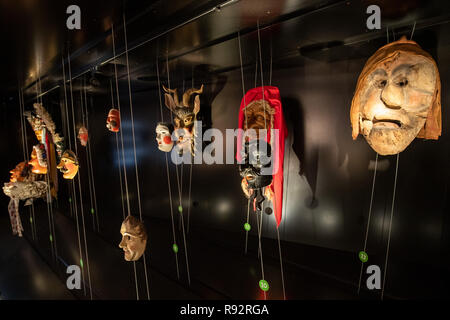 Kitzingen, Deutschland. 11 Dez, 2018. Verschiedene Karneval Masken aus dem deutschsprachigen Raum sind in der Deutschen fastnacht Museum ausgestellt. Credit: Daniel Karmann/dpa/Alamy leben Nachrichten Stockfoto