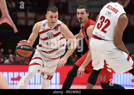 Foto Claudio Grassi/LaPresse 19 dicembre 2018 Assago (MI) Italia sport Warenkorb AX Armani Exchange Olimpia Milano vs FC Bayern Monaco - Turkish Airlines Eurolega 2018/2019 - Mediolanum Forum. Nella Foto: Nemanja Nedovic (#16 AX Armani Exchange Olimpia Milano) Foto Claudio Grassi/LaPresse Dezember 19, 2018 Assago (MI) Italien sport Warenkorb AX Armani Exchange Olimpia Milano vs FC Bayern München - Turkish Airlines EuroLeague 2018/2019 - Mediolanum Forum. Im Bild: Nemanja Nedovic (#16 AX Armani Exchange Olimpia Milano) Stockfoto