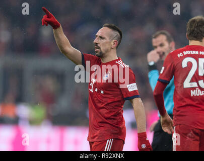 München, Deutschland. 19 Dez, 2018. goaljubel zu 1-0 durch Torwart Franck Ribery (FCB) GES/fussball/1. Bundesliga: FC Bayern München - RB Leipzig, 19.12.2018 Fußball: 1.Liga: Bayern München vs RB Leipzig, München, 19. Dezember 2018 | Verwendung der weltweiten Kredit: dpa/Alamy leben Nachrichten Stockfoto