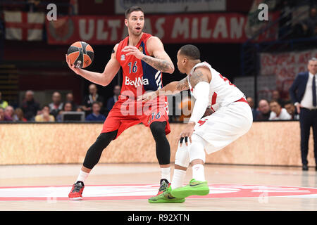 Foto Claudio Grassi/LaPresse 19 dicembre 2018 Assago (MI) Italia sport Warenkorb AX Armani Exchange Olimpia Milano vs FC Bayern Monaco - Turkish Airlines Eurolega 2018/2019 - Mediolanum Forum. Nella Foto: Stefan Jovic (Nr. 16 FC Bayern Monaco) vs Curtis Jerrells (#55 AX Armani Exchange Olimpia Milano) Foto Claudio Grassi/LaPresse Dezember 19, 2018 Assago (MI) Italien sport Warenkorb AX Armani Exchange Olimpia Milano vs FC Bayern München - Turkish Airlines EuroLeague 2018/2019 - Mediolanum Forum. Im Bild: Stefan Jovic (Nr. 16 FC Bayern Monaco) vs Curtis Jerrells (#55 AX Armani Exchange Olimpia Milano Stockfoto