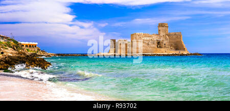 Beeindruckende Castello Aragonese, Le Castella, Crotone, Kalabrien, Italien. Stockfoto