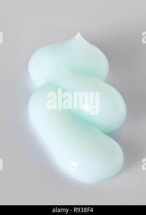 Feuchtigkeit Creme texture, weißer Hintergrund Stockfoto