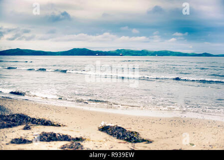 Küste auf das Meer blauer Himmel den Sand Hügel am Horizont. Meer von Japan im Pazifischen Ozean Stockfoto