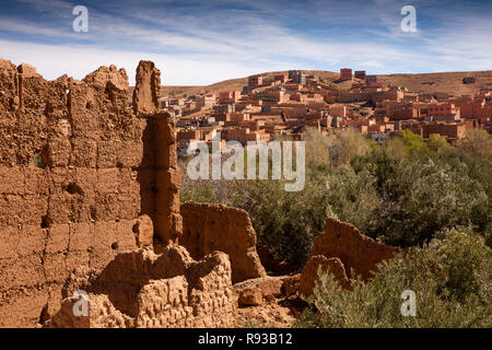 Marokko Dades Tal Ruine der alten Kasbah Schlamm in der Nähe von Tamellalt im Hohen Atlas, Panoramablick Stockfoto