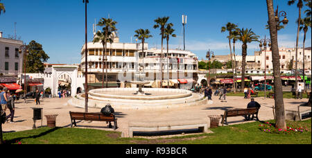 Marokko, Tanger, Platz 9 Avril, Grand Socco öffentlicher Platz, Panoramablick Stockfoto