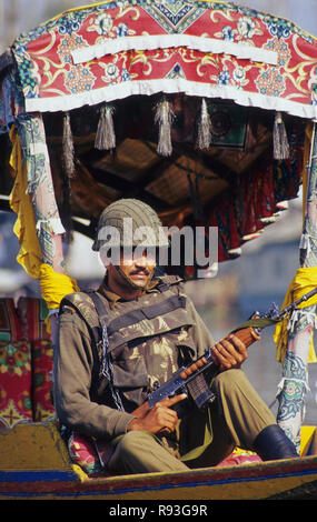 Sicherheit am Dal Lake, Srinagar, Jammu und Kaschmir, Indien Stockfoto