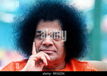 Sathya Sai Baba Inder Guru und Führer der neuen religiösen Bewegung Indien Stockfoto