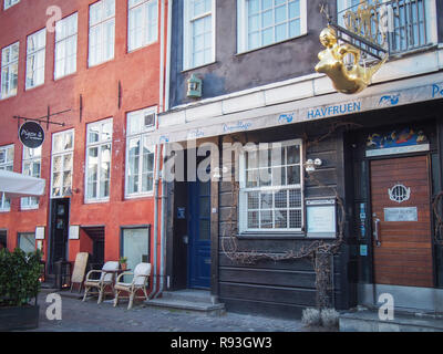 Kopenhagen, Dänemark - 10 April, 2016: Kleine Häuser von Nyhavn closeup Stockfoto