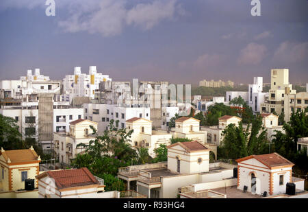 Stadt in Gewitterstimmung, Pune, Maharashtra, Indien Stockfoto