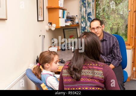 Der GP Arzt Chirurgie, geduldige Beratung, Großbritannien, Europa Stockfoto