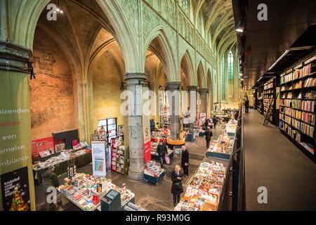 Buchhandlung Selexyz Dominicanen in einem Dominikanischen Kirche aus dem 13. Jahrhundert, Maastricht, Limburg, Niederlande Stockfoto