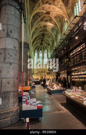 Buchhandlung Selexyz Dominicanen in einem Dominikanischen Kirche aus dem 13. Jahrhundert, Maastricht, Limburg, Niederlande Stockfoto