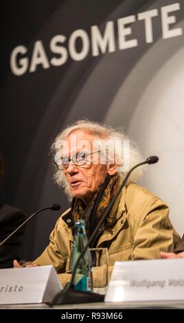 Der Künstler Christo, Pressekonferenz zur Eröffnung der Ausstellung von Christo-Installation 'Big Air Package" in der Stockfoto