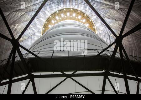 Installation von Christo, 90 Meter hoch, 50 Meter breit, bestehend aus 20.350 Quadratmeter Stoff und 4500 Meter Seil, Stockfoto