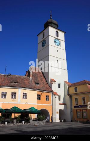Turnul Sfatului, Rat Turm, im Herzen der historischen Altstadt von Sibiu/Hermannstadt, Sibiu, Hermannstadt, Siebenbürgen, Rumänien Stockfoto