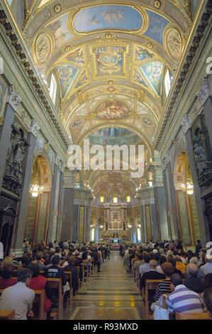 Die Messe in der Päpstlichen Heiligtum der Jungfrau des Rosenkranzes von Pompeji (Italienisch: Pontificio Santuario della Beata Vergine del Santo Rosario Di Po Stockfoto