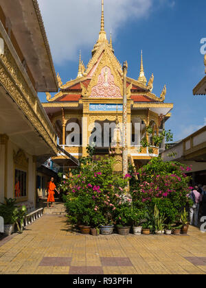 Munireangsay Pagode kleine goldene Pagode, die ursprünglich im Jahre 1946 erbaut zu dienen können sich Tho Khmer Gemeinschaft Ornamentik ist typisch für die Roten Khmer buddhistischen Pagoden Stockfoto