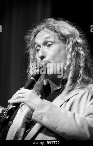 Julian Stringle Solo für Klarinette mit Ken Peplowski, Scarborough Jazz Festival 2017 Stockfoto