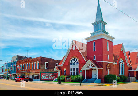 Erste presbyterianische Kirche, im Jahre 1843 gegründet und ist an der Hauptstraße in Wasser Tal, Mississippi. Stockfoto