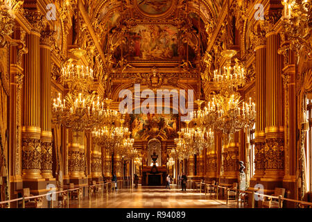 Paris, Frankreich, 31. März 2017: Innenansicht der Opera National de Paris Garnier, Frankreich. Es war von 1861 bis 1875 für die Pariser Oper gebaut. Stockfoto