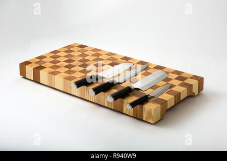 Holz Schneidebretter und Messer Stockfoto