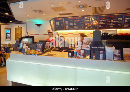 HONG KONG - Oktober 25, 2015: Das Personal an der pazifischen Kaffee in Hong Kong Stockfoto