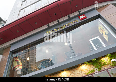 SEOUL, Südkorea - ca. Mai 2017: Espressamente Illy in Seoul Stockfoto
