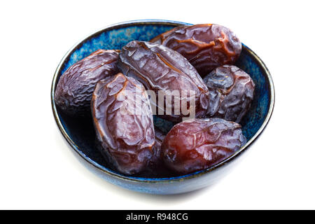 Grosse schöne Termine in Schale close-up auf weißem Hintergrund Stockfoto