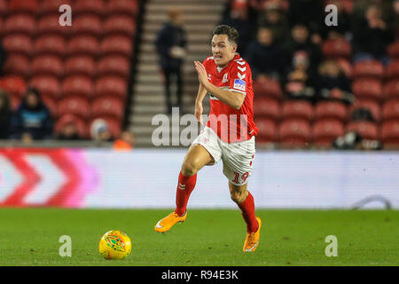 18. Dezember 2018, Riverside Stadium, Middlesbrough, England; Carabao EFL-Cup, Viertelfinale, Middlesbrough vs Burton Albion: Stewart Downing (19) von Middlesbrough mit der Kugel Credit: Mark Cosgrove/News Bilder der Englischen Football League Bilder unterliegen DataCo Lizenz Stockfoto