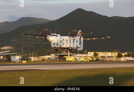 Aktion im Princess Juliana International Airport, (SXM) Sint Maarten in der Karibik Stockfoto