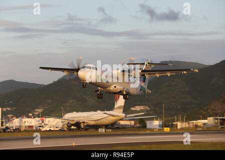 Aktion im Princess Juliana International Airport, (SXM) Sint Maarten in der Karibik Stockfoto